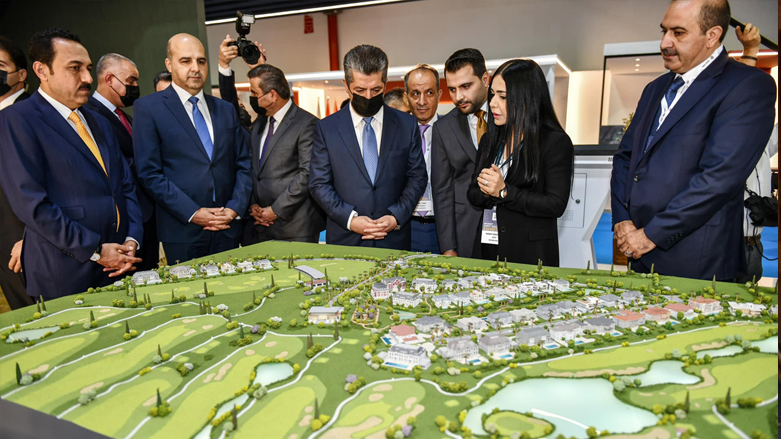 Kurdistan Region Prime Minister Masrour Barzani surveys a residential project at the third Invest Expo in Erbil, August 16, 2022. (Photo: KRG)