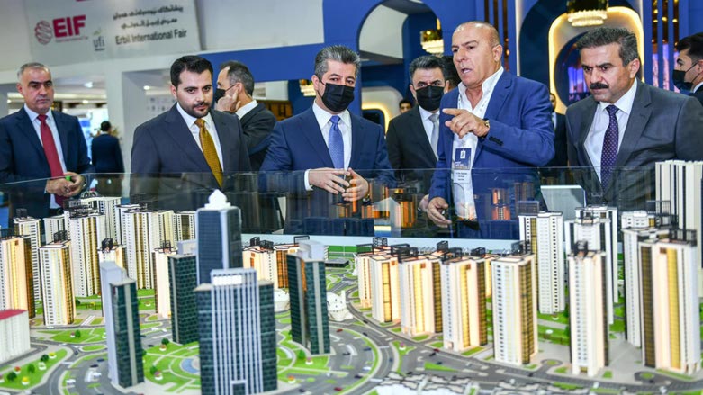 Kurdistan Region Prime Minister Masrour Barzani surveys a residential project at the third Invest Expo in Erbil, August 16, 2022. (Photo: KRG)