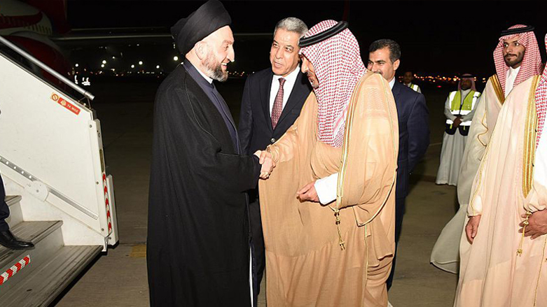 Saudi Arabia’s deputy foreign minister, Waleed Al-Khuraiji (right), greeting the Iraqi prominent leader Ammar Al-Hakim at King Abdul Aziz International Airport in Jeddah, August 17, 2022. (Photo: Saudi Press Agency)