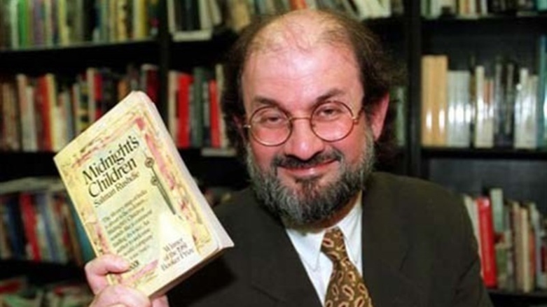 سلمان رشدی، نویسنده‌ی کتاب آیات شیطانی