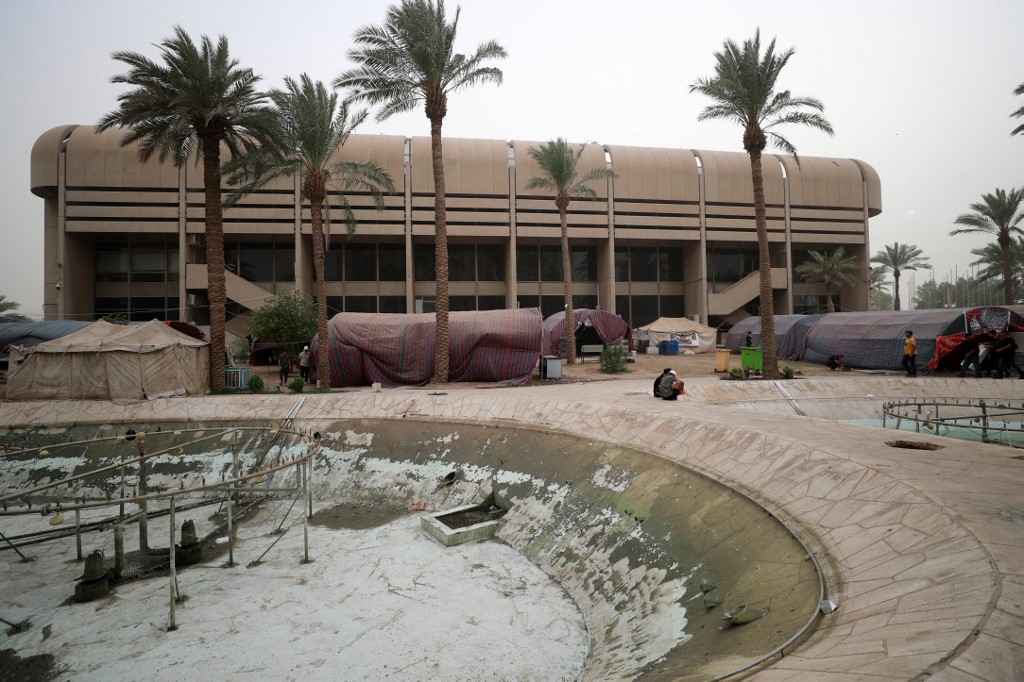 Tents set up by supporters of Shiite cleric Moqtada Sadr, as they continue to protest against the nomination of a rival Shiite faction for the position of prime minister, outside the Iraqi parliament building in the Green Zone of the capital Baghdad, August 16, 2022. (Photo: Ahmad Al-Rubaye/AFP)