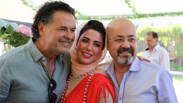 سفیر عراق در اردن و همسرش در کنار راغب علامه، خوانند معروف لبنانی