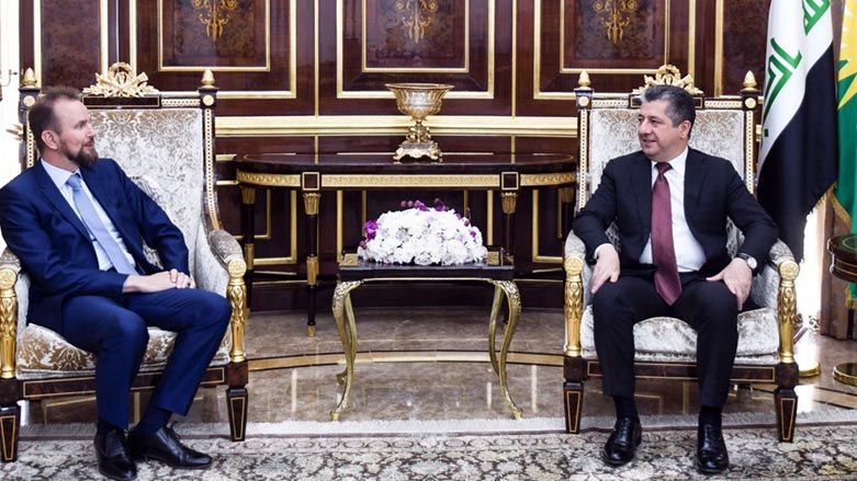 Kurdistan Region Prime Minister Masrour Barzani (right) received the EU Ambassador to Iraq Ville Varjola, Aug. 3, 2023. (Photo: KRG)