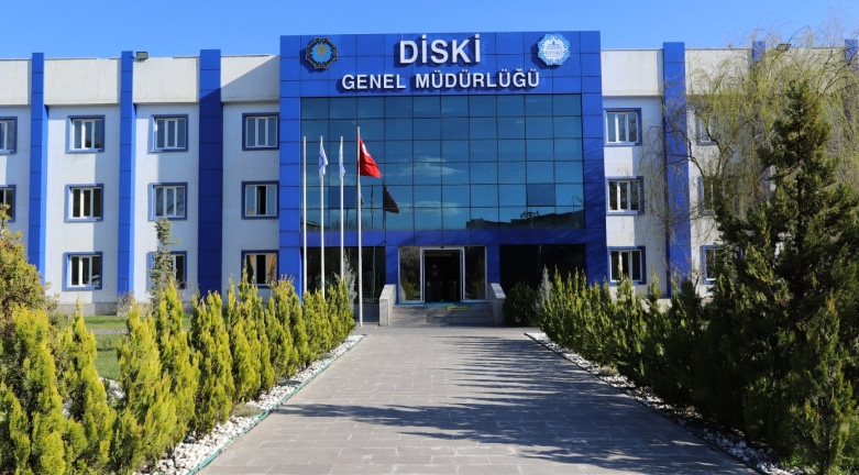 Diyarbakir municipality bans street and car washing to curb water waste