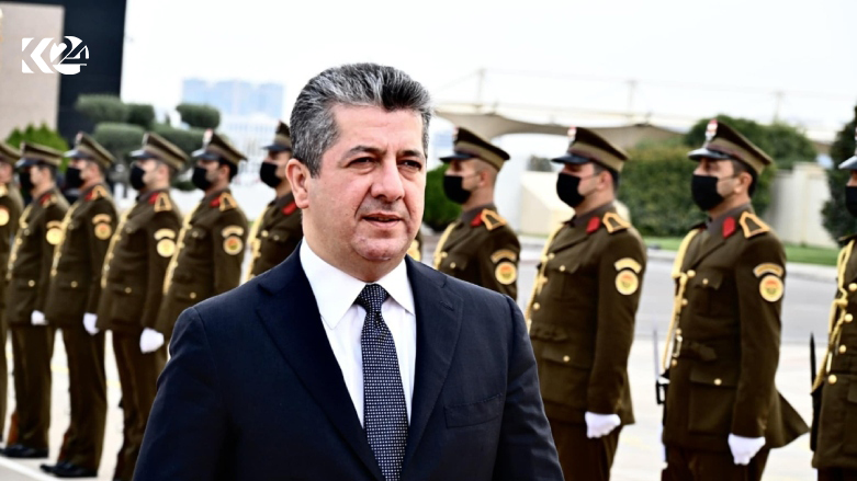 مسرور بارزانی، نخست وزیر اقلیم کوردستان در هنگام سان دیدن از نیروی پیشمرگ
