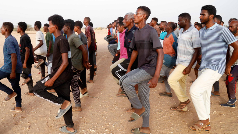 مەشقکردنی گەنجەکانی سوودان بۆ چوننە ریزی سوپا