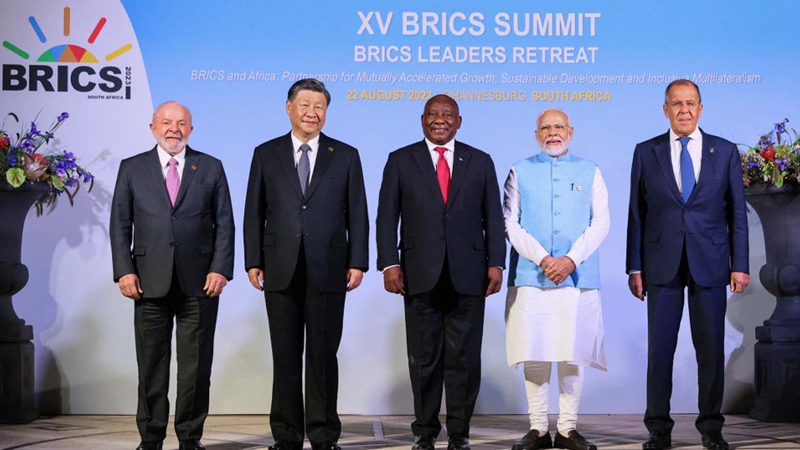Leaders of BRICS countries pose for a group photo on the inauguration of the 15th summit of the grouping in Johannesburg, South Africa, August 22, 2023. (Photo: Russian Foreign Ministry/HO/AFP)