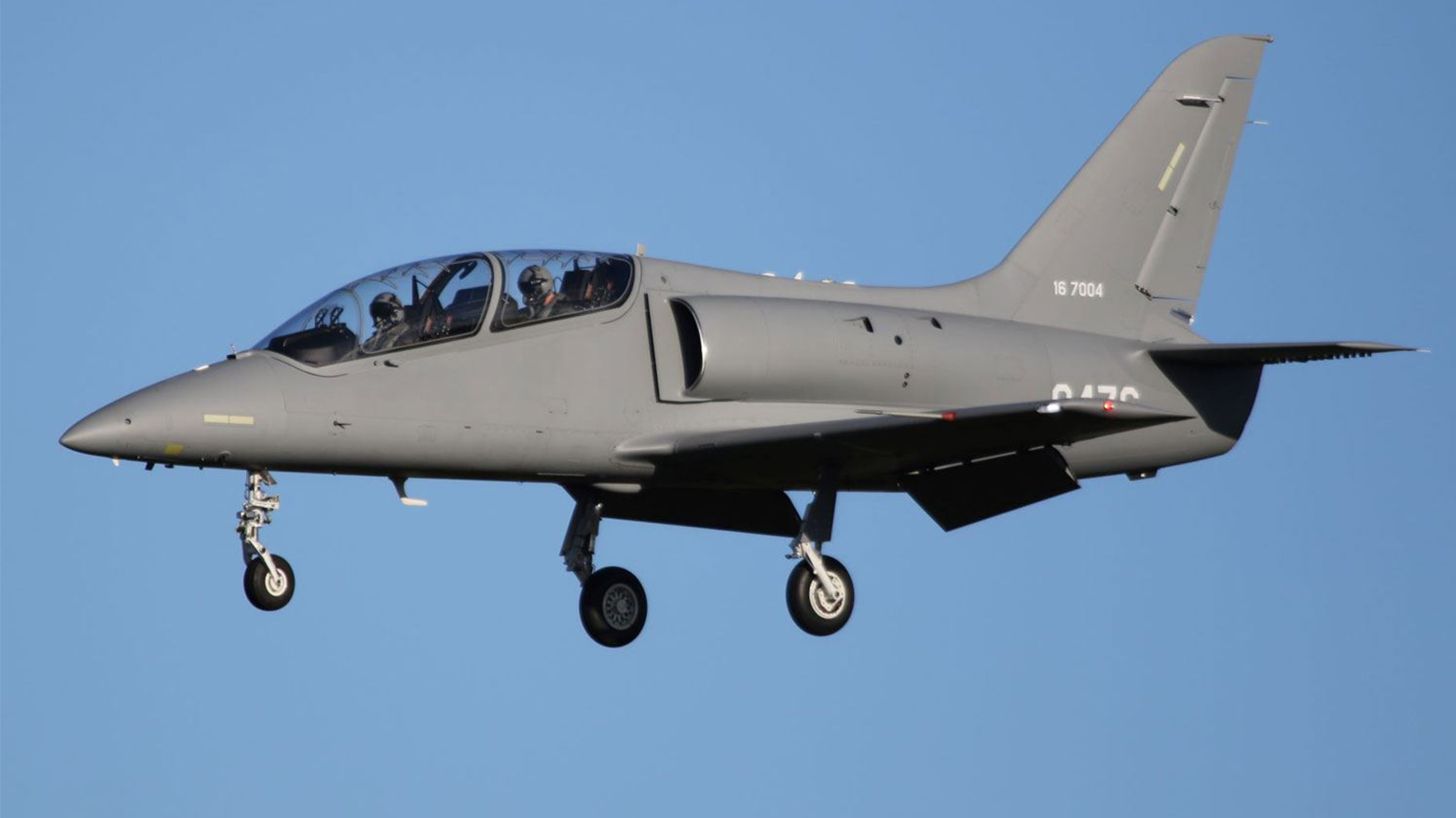 مصرع 3 طيارين بأوكرانيا جراء تصادم طائرتي (L-39) في الجو