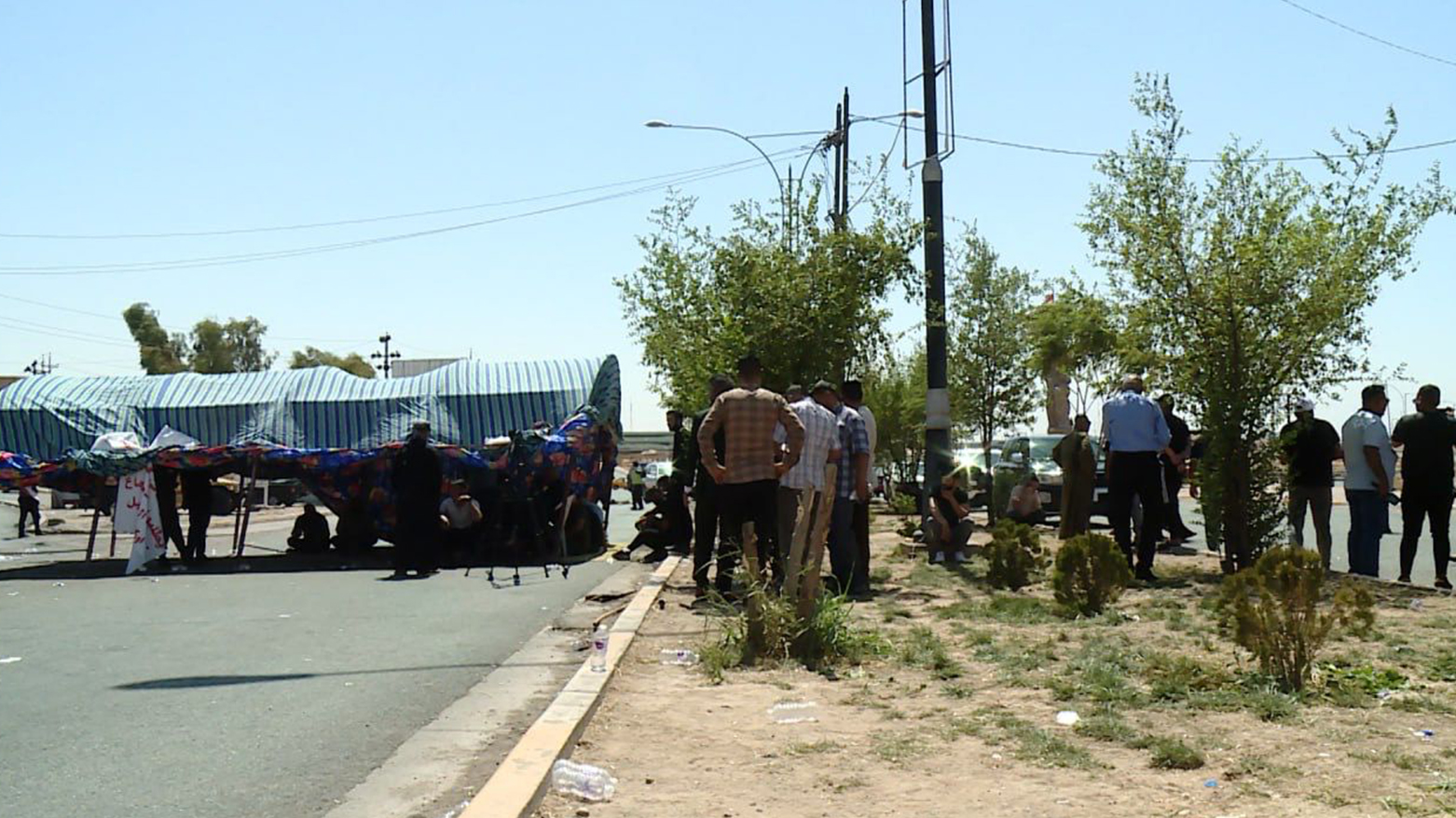 Protestors congregating near the Joint Operations Command building in Kirkuk, Aug. 28, 2023. (Photo: Dilan Barzan)