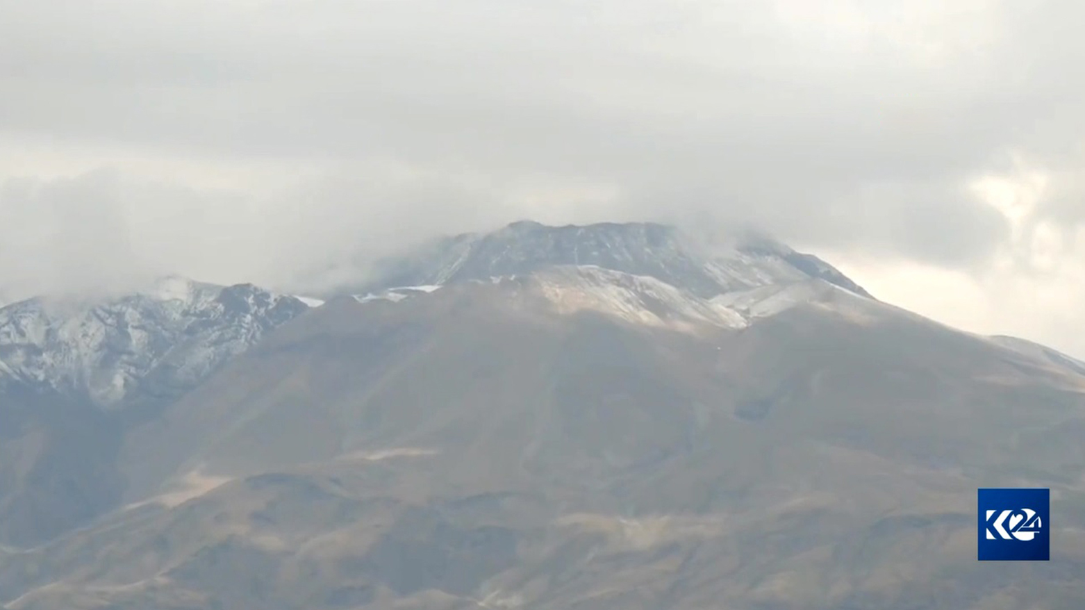 Di Tebaxê de berf bi ser Çiyayê Sîpanê de barî