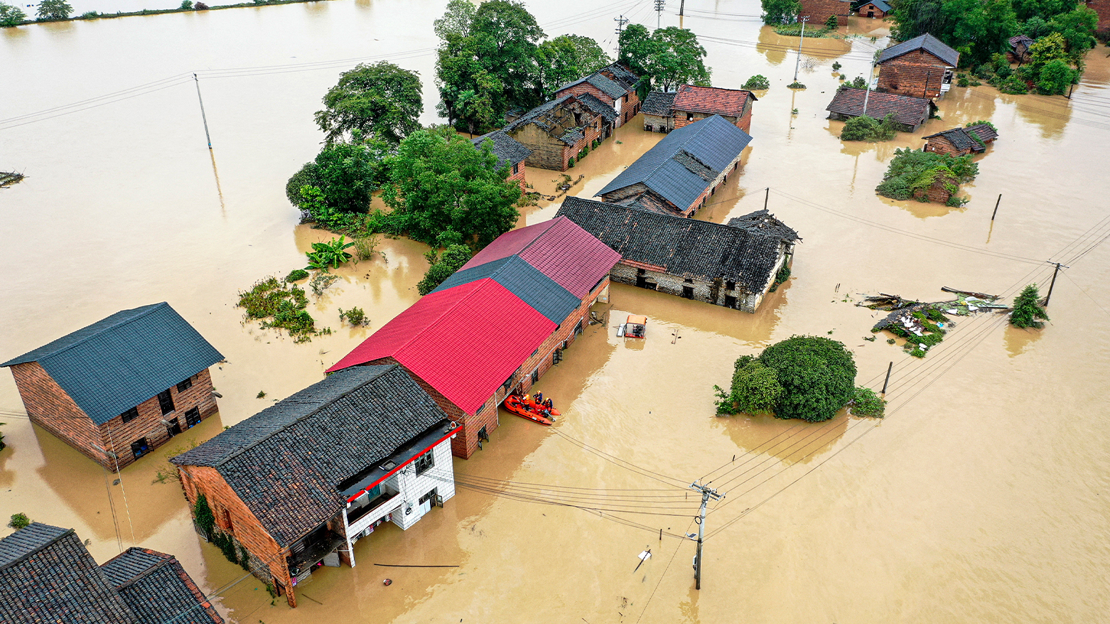 30 dead, dozens missing after torrential rain in central China