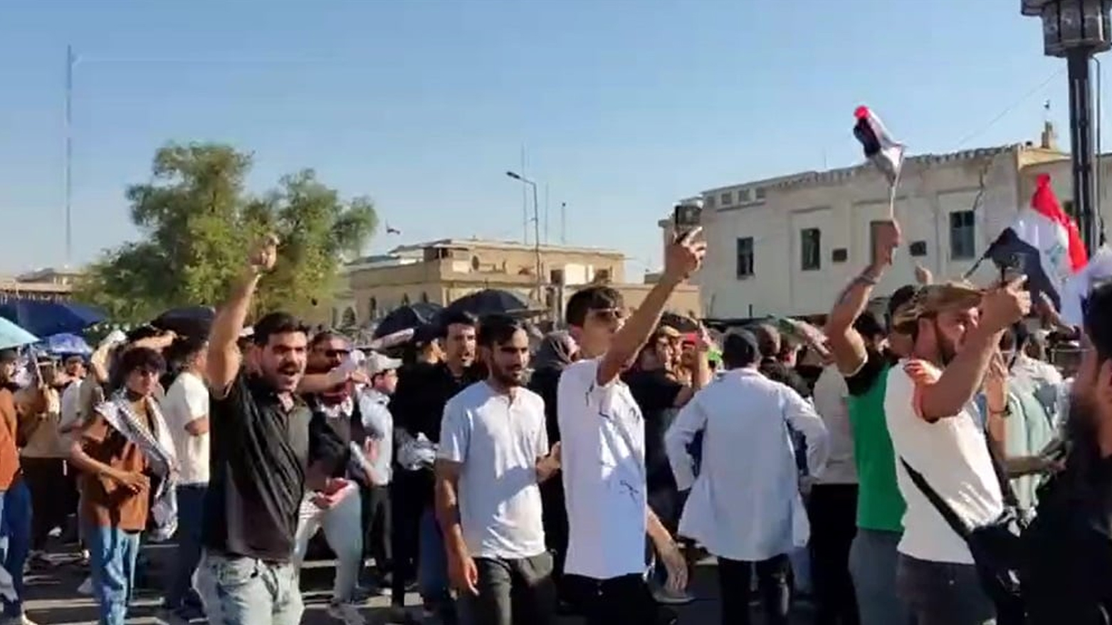 Over 1,000 health graduates protest in Baghdad, met with force by security