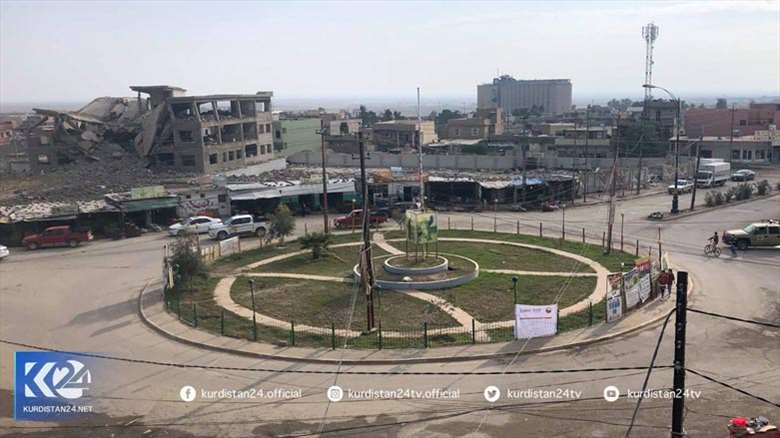 As part of the joint security plan now being implemented across Sinjar (Shingal), police forces removed flags of various armed militias from neighborhoods across the city. (Photo: Kurdistan 24)