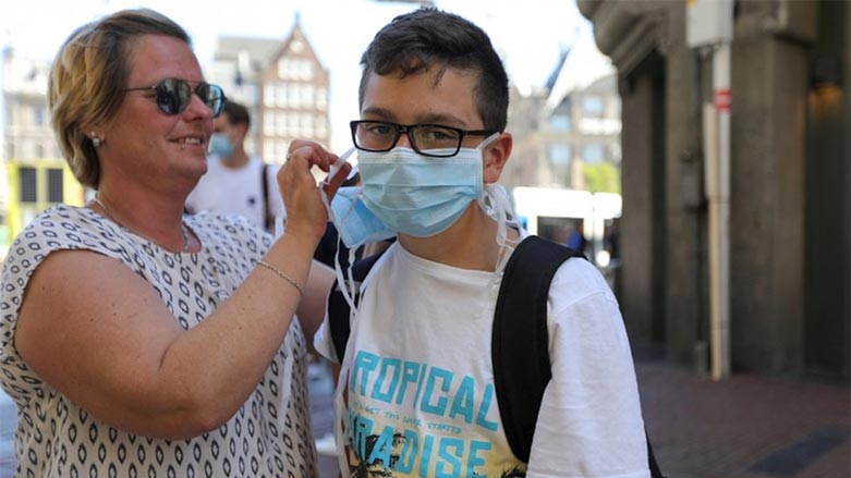 Hollanda hükümeti, coronavirüs nedeniyle yalnızlık çeken gençlere 8,5 milyon euro ayırdı
