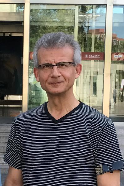 هێمن کُ&zwnj;ای، استاد دانشگاه اوپسالا در کشور سوئد