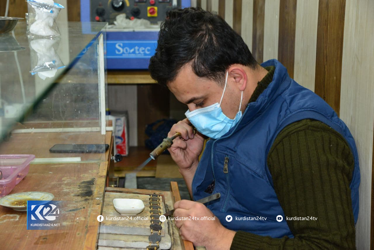 حاجی احمد کرخی، طلاساز کُرد