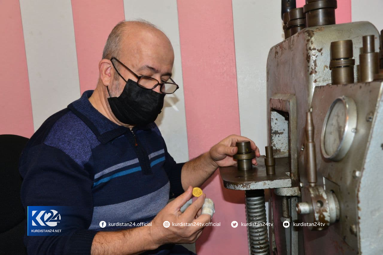 حاجی احمد کرخی، طلاساز کُرد