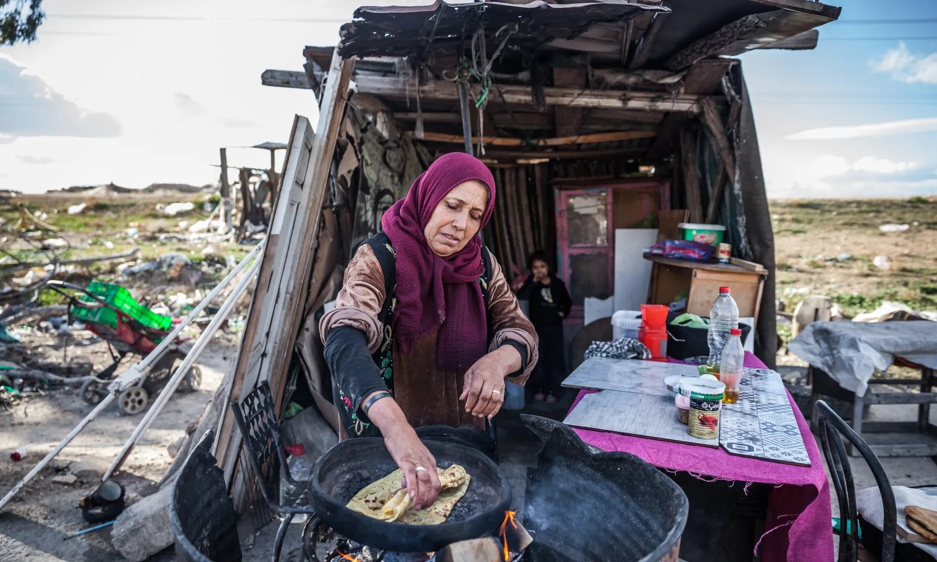 فه&zwnj;تحیه&zwnj; ئیمان، كه&zwnj; له&zwnj; شۆڕشه&zwnj; په&zwnj;شیمانه&zwnj; و ده&zwnj;ڵێت: وێنه&zwnj;ی بوعه&zwnj;زیزی دابگرن ئه&zwnj;و نه&zwnj;فره&zwnj;تی له&zwnj; ژیانی ئێمه&zwnj;كرد