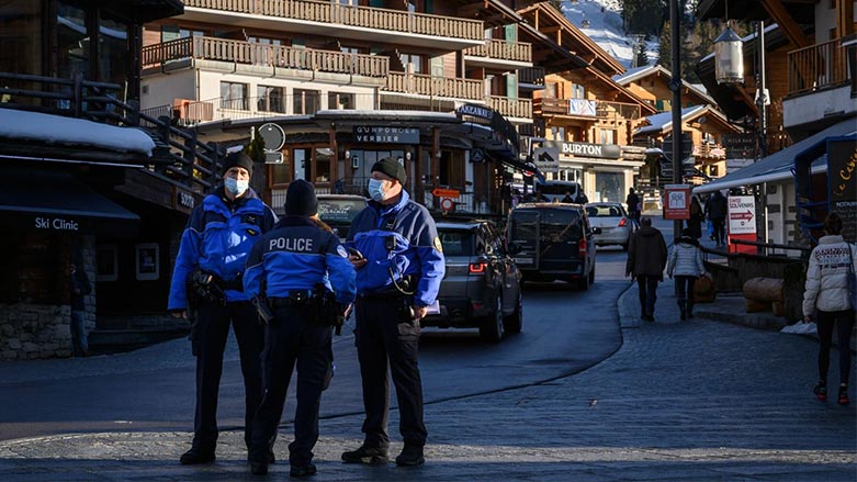 200 turist tüm uyarılara rağmen karantinadan kaçtı