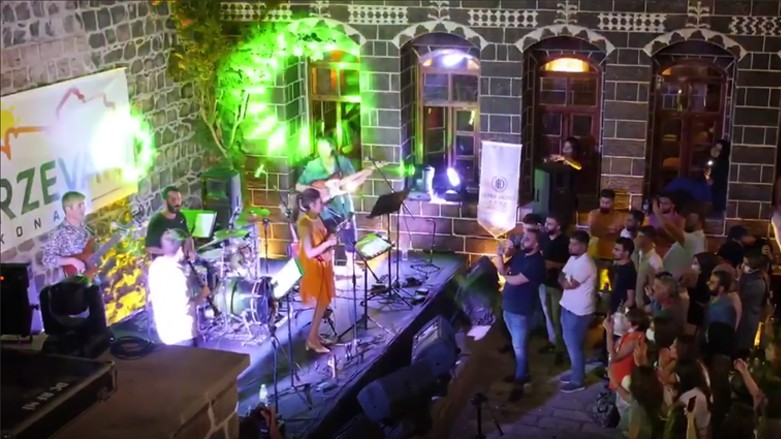 Rewşan Çeliker Zerzevan Konak'ta konser veriyor 