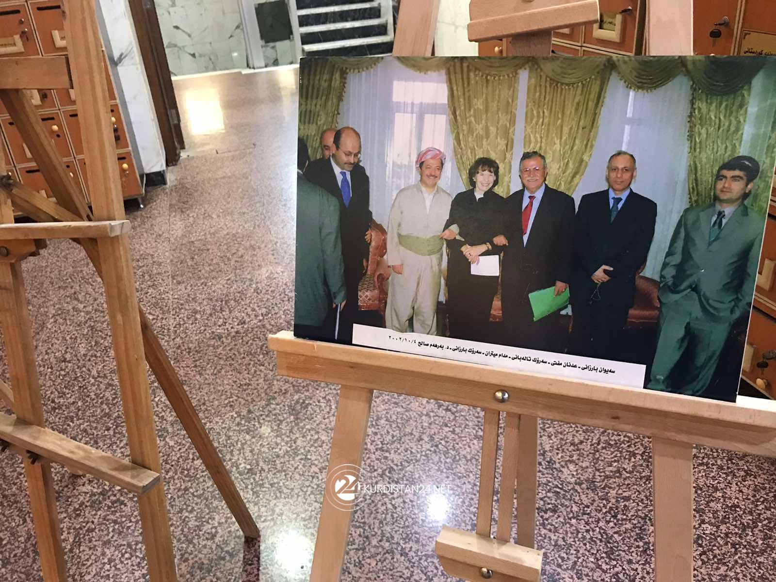 Photo on display of Danielle Mitterrand in meeting with Iraq's late former President Jalal Talabani and former President of the Kurdistan Region Masoud Barzani, Dec. 7, 2021. (Photo: Hoshman Sadiq/Kurdistan 24)