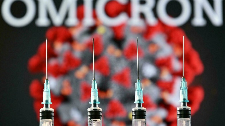 منظمة الصحة العالمية تؤكد أن اللقاحات المتوفرة راهنا ضد فيروس كورونا تبقى فعالة ضد متحورة "أوميكرون - الصورة لفرانس 24
