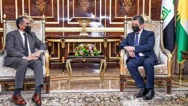 Kurdistan Region PM Masrour Barzani discusses the migrant crisis with Nizar Khair-Allah, an official from the Iraqi foreign ministry, Dec. 8, 2021. (Photo: KRG)