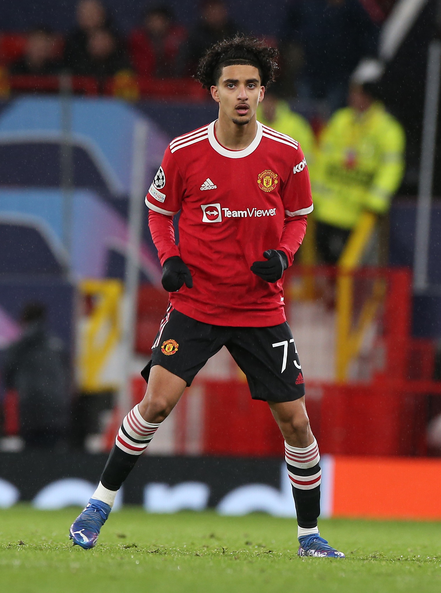 زیدان ئیقبال لە یاریی بەرامبەر مان یونایتد