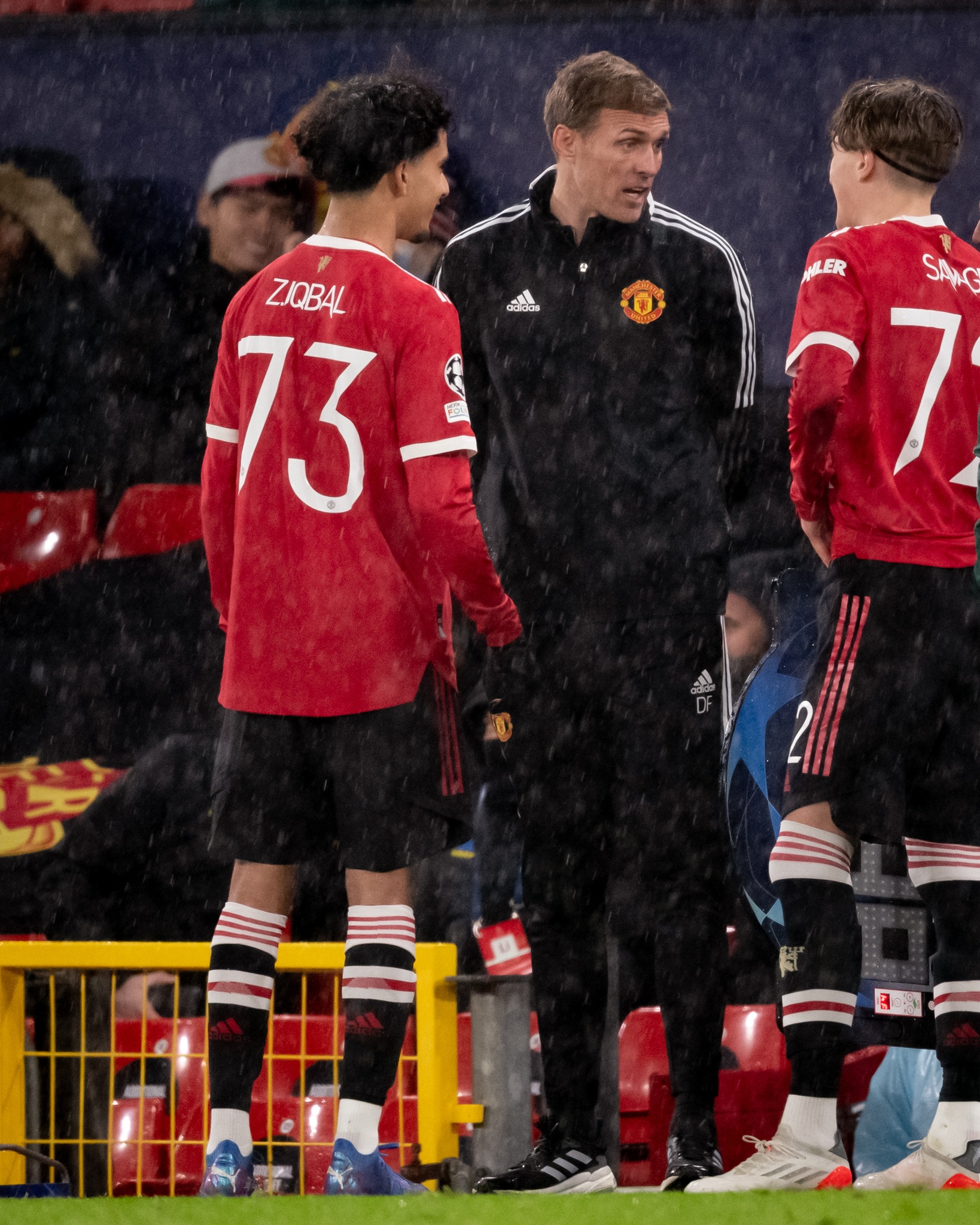 زیدان ئیقبال لە یاریی بەرامبەر مان یونایتد