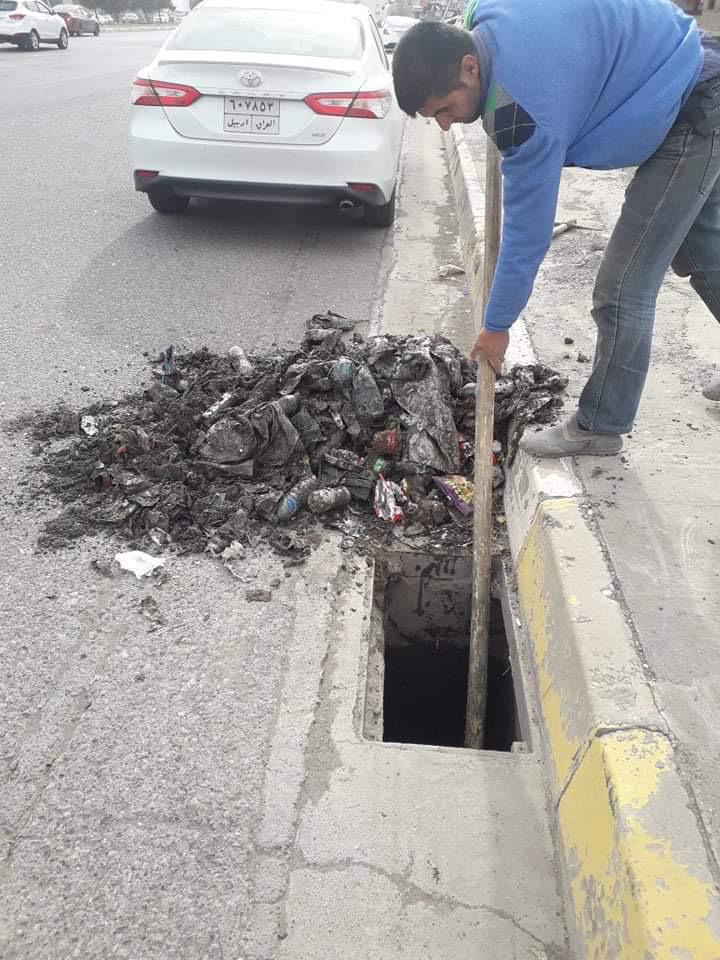 پاككردنه‌وه‌ی مه‌نهۆڵه‌كان له‌لایه‌ن شاره‌وانی هه‌ولێر