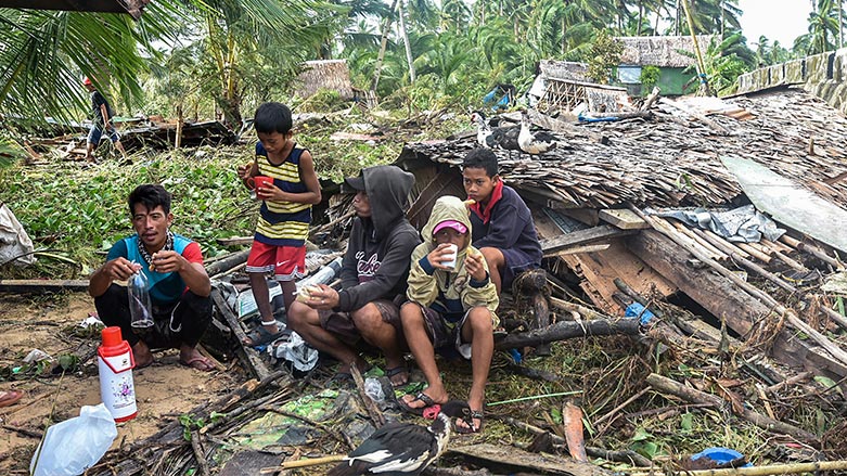 به‌هۆی گه‌رده‌ولووله‌وه‌ 300 هەزار گوندنشین له‌ فلیپین بێ ماڵ ماونه‌ته‌وه‌.. فۆتۆ: AFP