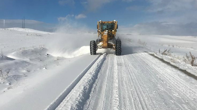 Rêyên zedetirî 2200 gundên Bakurê Kurdistanê ji ber berfê girtî ne