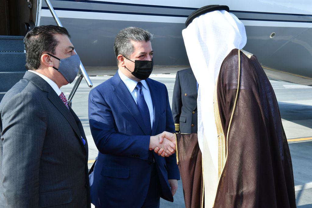مه&zwnj;سرور بارزانی، سه&zwnj;رۆكی حكومه&zwnj;تی هه&zwnj;رێمی كوردستان له&zwnj; كاتی گه&zwnj;یشتنی بۆ مه&zwnj;نامه&zwnj;