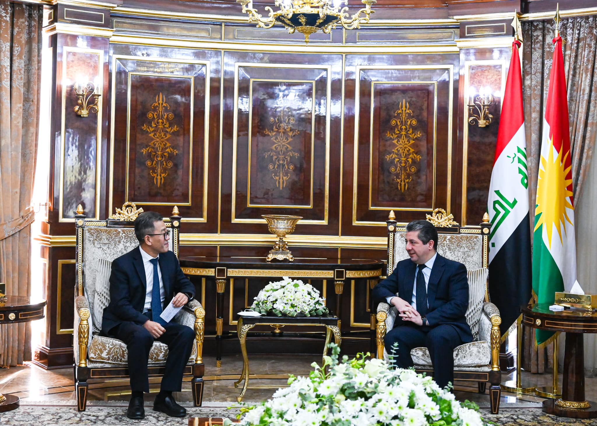Kurdistan Region Prime Minister Masrour Barzani (right) during his meeting with Chinese Consul General Ni Ruchi in Erbil, Dec. 1, 2022. (Photo: KRG)