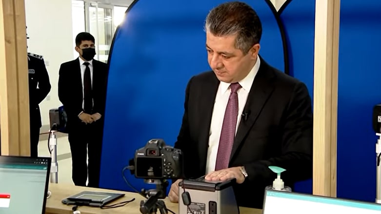 مسرور بارزانی، نخست وزیر اقلیم کوردستان در ٢٤ اوت ٢٠٢٢ سامانه الکترونیکی صدور گواهینامه رانندگی را افتتاح کرد