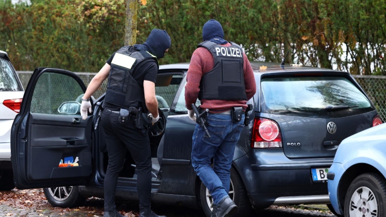 پلیس آلمان هنگام تعقیب و گریز مظنونان/ عکس از خبرگزاری ریترز