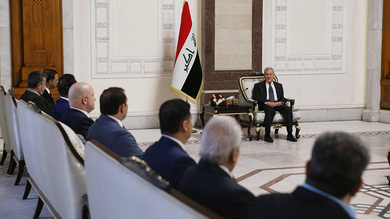 الرئيس العراقي يستقبل مجموعة من الأكاديميين والمحللين السياسيين والإعلاميين