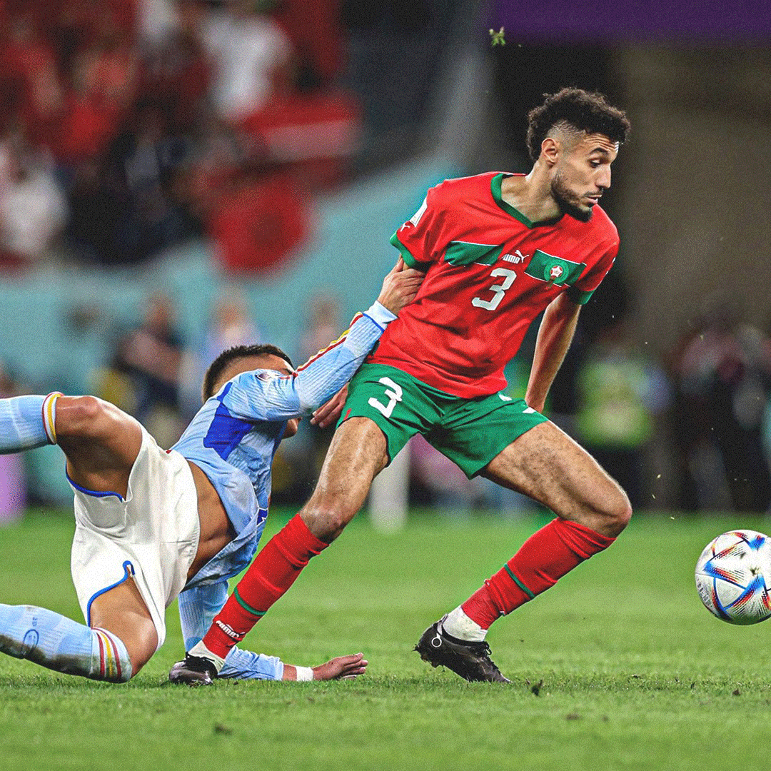 مه&zwnj;زراوی به&zwnj;رگریكاری هه&zwnj;ڵبژارده&zwnj;ی مه&zwnj;غریب پێشڕه&zwnj;وی به&zwnj; تۆپ ده&zwnj;كات و یاریزانێكی ئیسپانیاش له&zwnj; دواوه&zwnj;ی كه&zwnj;وتووه&zwnj;