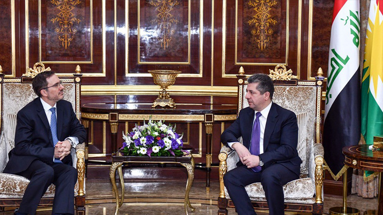 PM Barzani (right) during his meeting with UK Ambassador to Iraq Mark Bryson-Richardson, Dec. 14, 2022. (Photo: KRG)