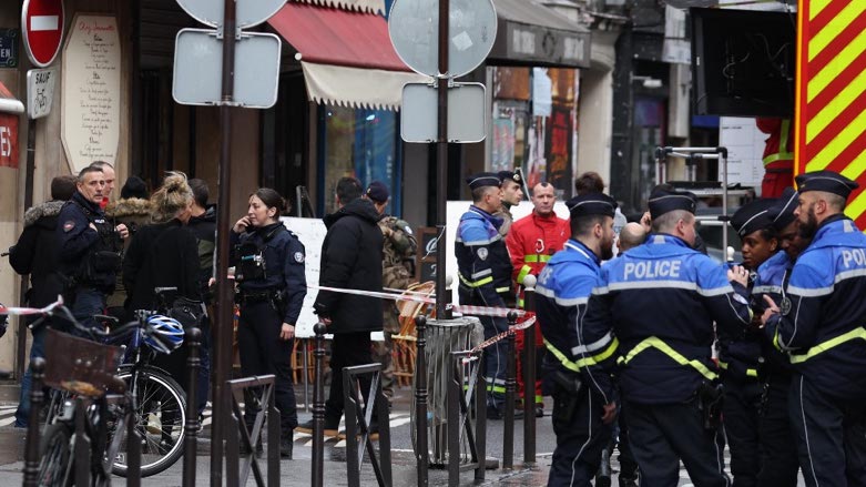 French security personnel secure the street after several shots were fired along rue d'Enghien in the 10th arrondissement, in Paris on December 23, 2022 (Photo: Thomas Samson/AFP)