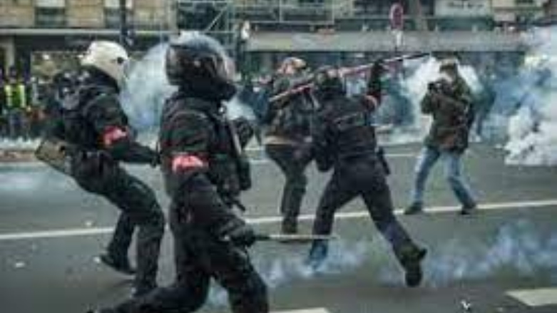 درگیری پلیس فرانسه با تظاهرکنندگان کورد