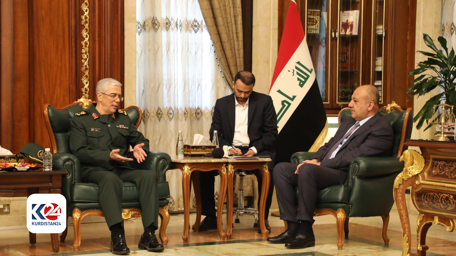 İran Genelkurmay Başkanı ile Irak Savunma Bakanı'nın g&ouml;r&uuml;şmesi
