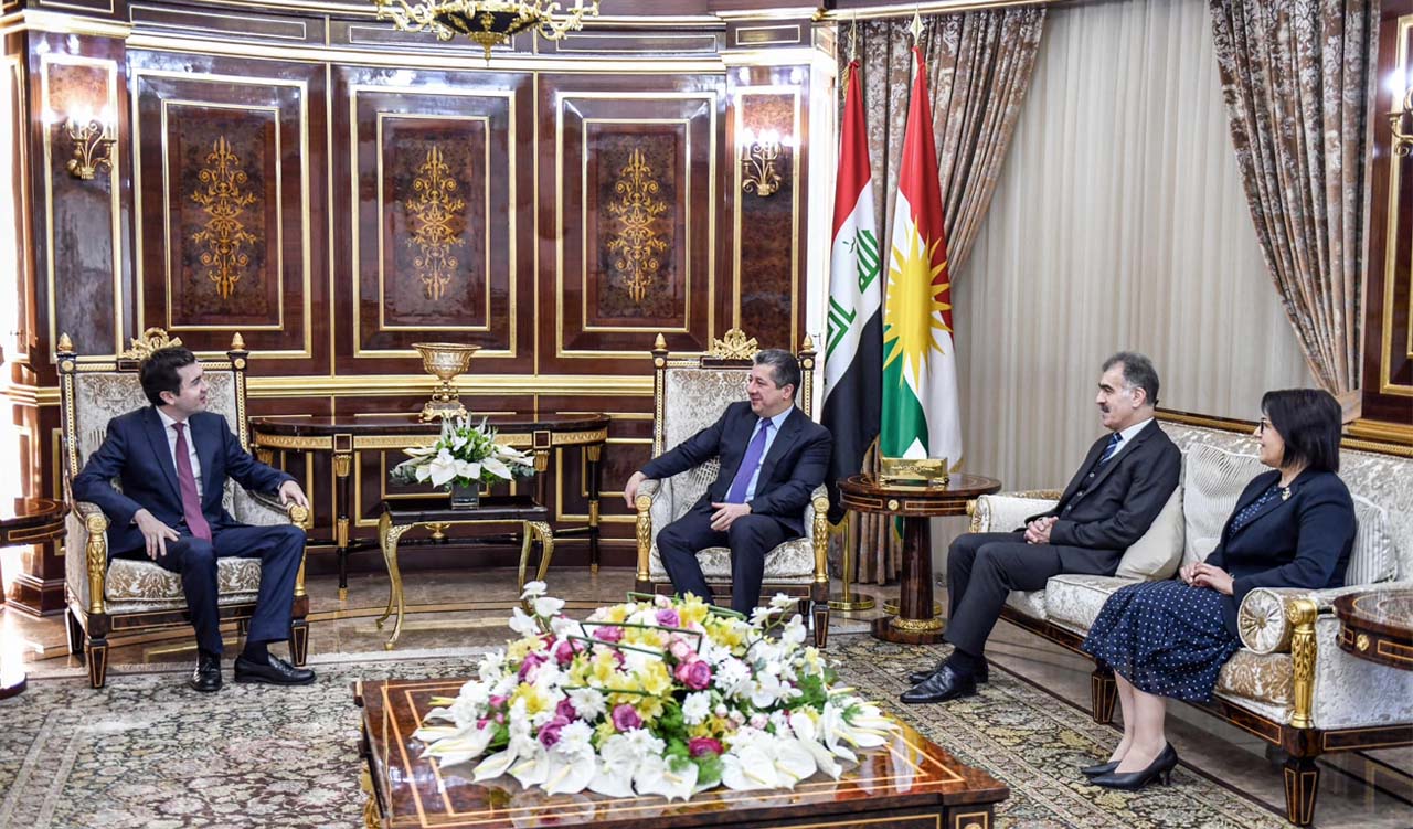 Kurdistan Region Prime Minister Masrour Barzani (top right) during his meeting with newly inaugurated Greek Consul General Nikolaos Stergioulas in Erbil, Dec. 11, 2023. (Photo: KRG)
