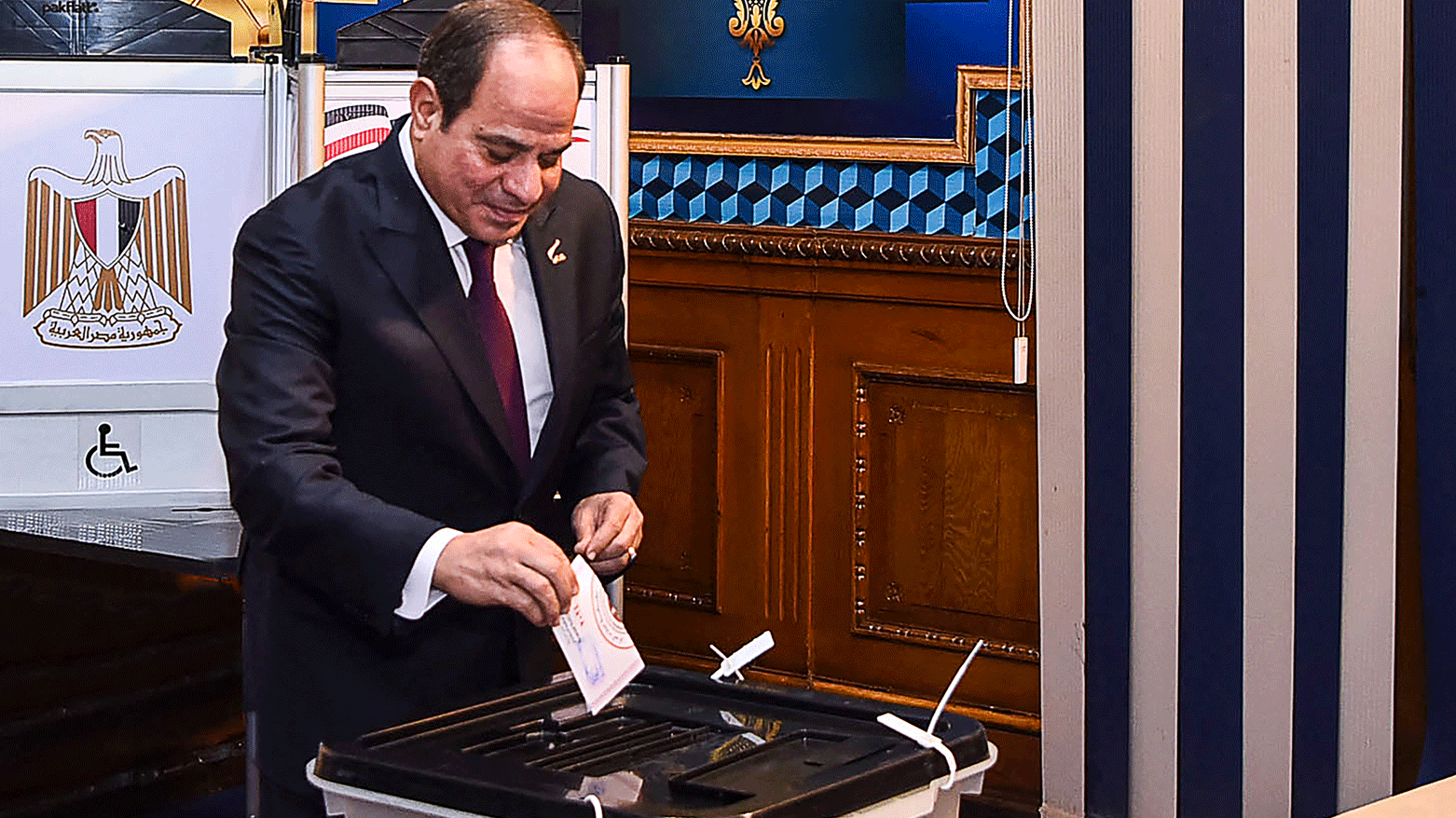 Egyptian president Abdel Fattah al-Sisi casting his vote in the presidential election at Mustafa Yousry Emmera School in Cairo. (Photo: AFP)