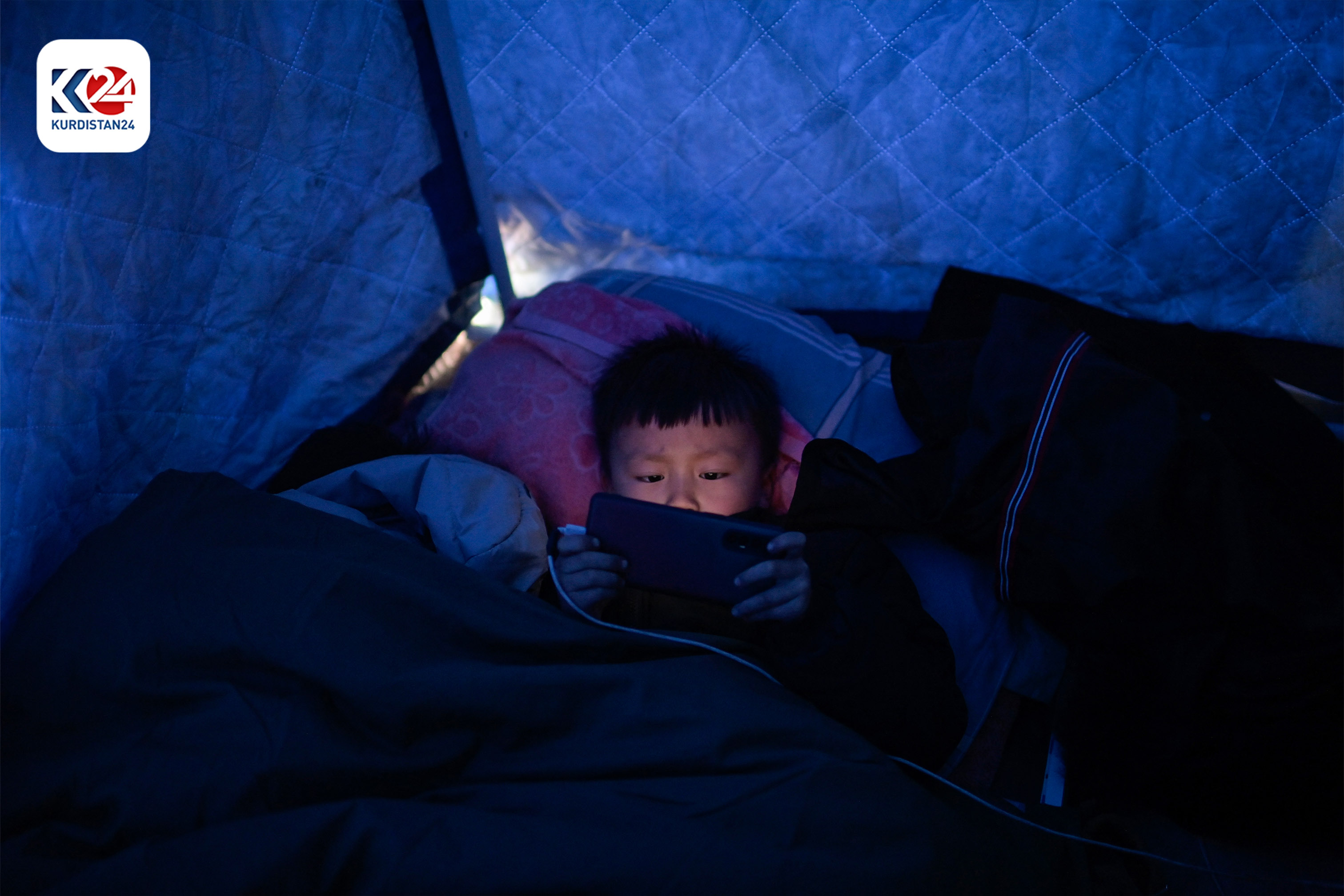 بەهۆی بومەلەرزەوە سەدان هەزار کەس لە چین ئاوارەبوون (وێنە: PEDRO PARDO / AFP)