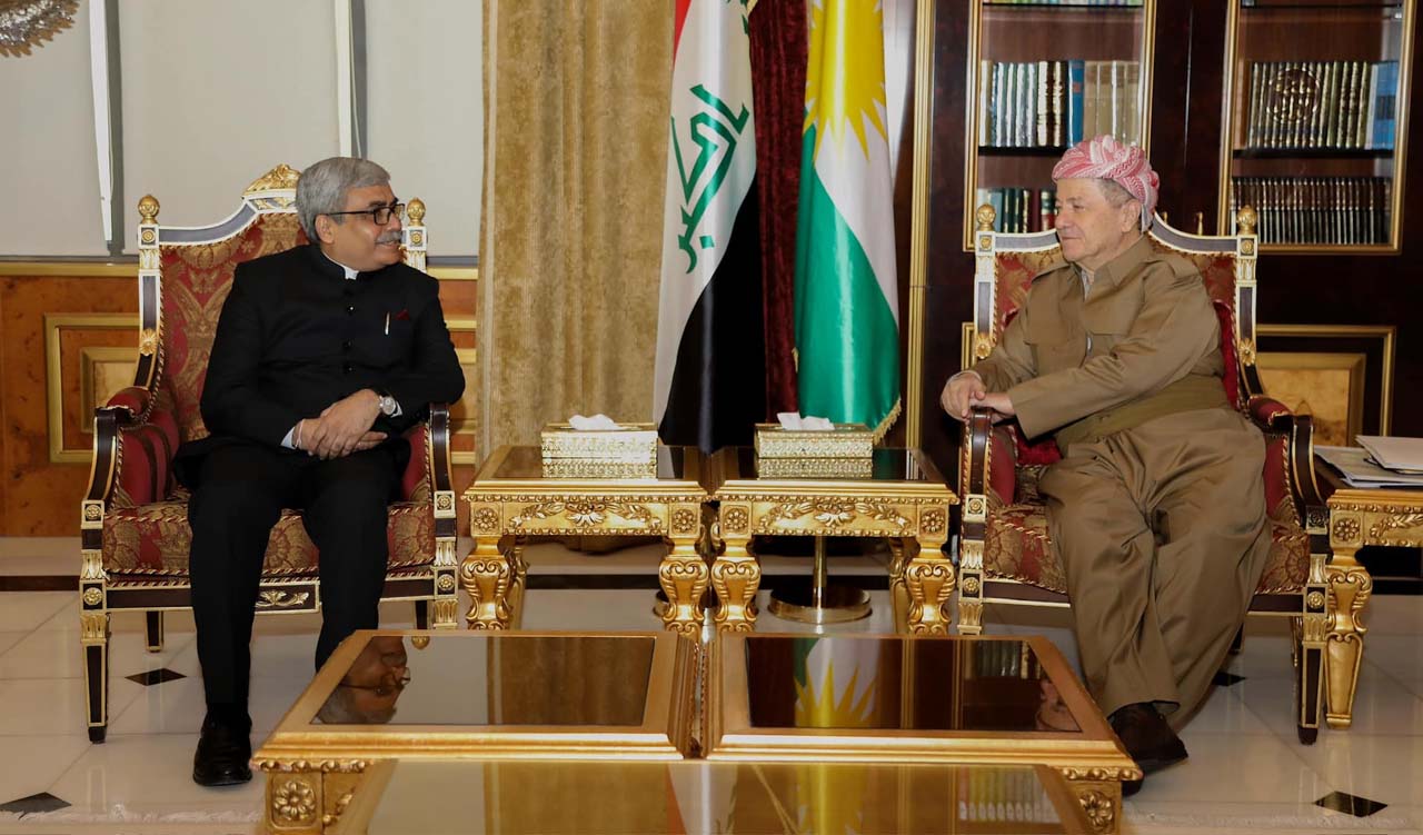KDP President Masoud Barzani (right) during his meeting with Indian Consul General in Erbil Madan Gopal, Dec. 21, 2023. (Photo: Barzani Headquarters)