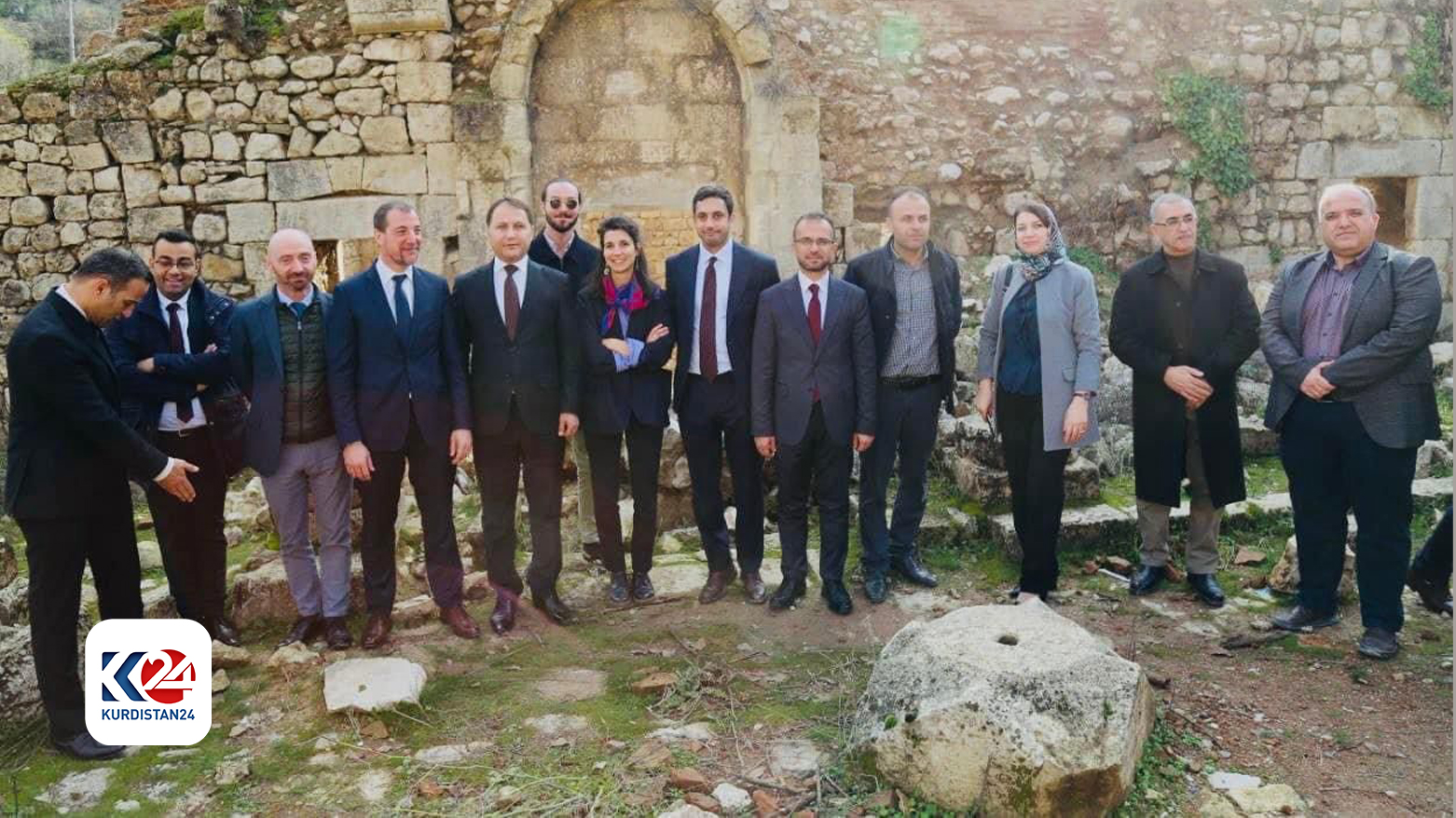 French Consulate staff and a KRG excavation team at one of  the archaeological sites in Amedi. (Photo: Kurdistan 24)