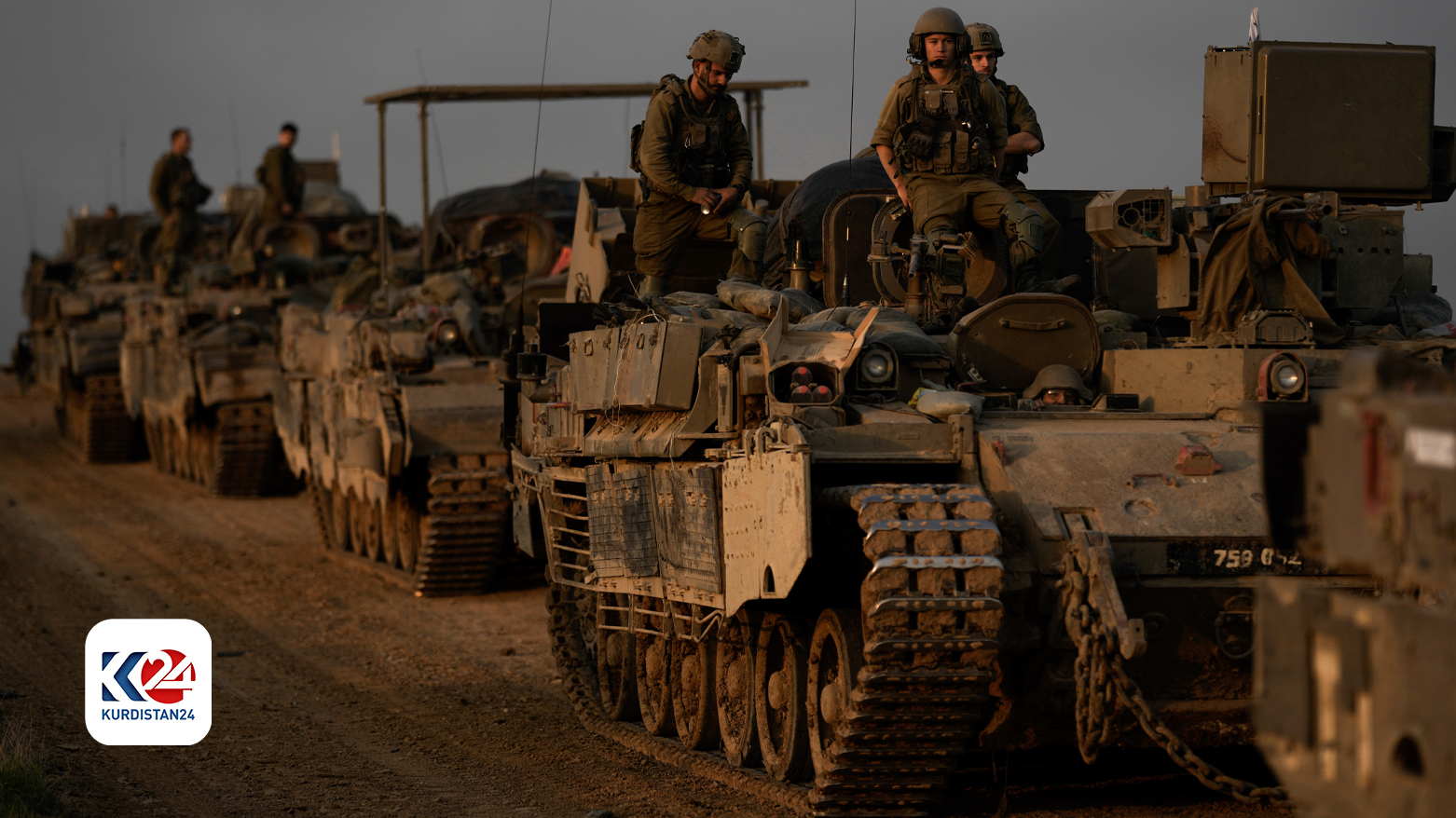 ژمارەیەک تانکی سوپای ئیسرائیل لەنێو غەززە (وێنە: AP)