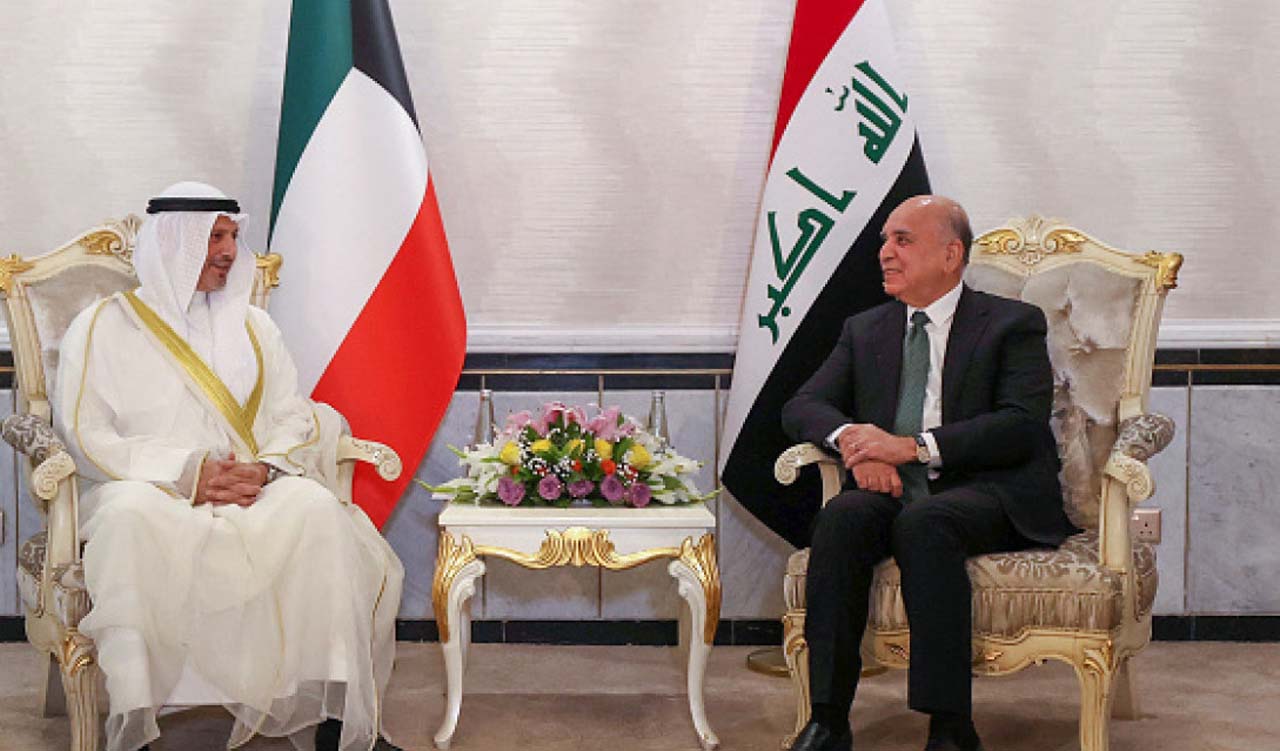 Iraq’s Foreign Minister Fuad Hussein (right) during his meeting with Kuwaiti counterpart Salem Al-Sabah and an accompanying delegation in Baghdad. (Photo: Iraqi Ministry of Foreign Affairs)