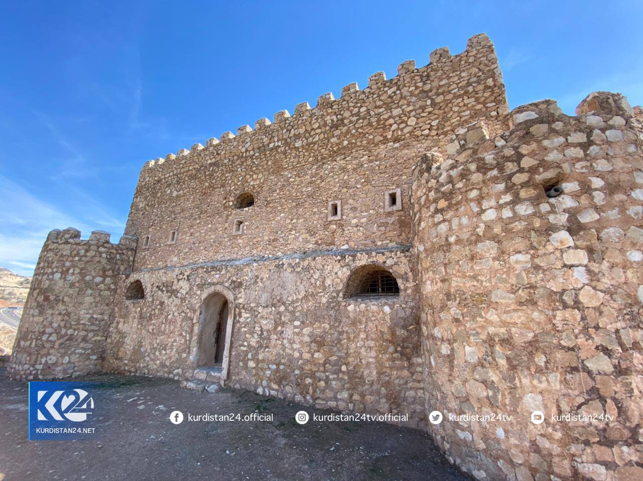 قدمت قلعه خانزاد به قرن پانزدهم میلادی برمی&zwnj;گردد  